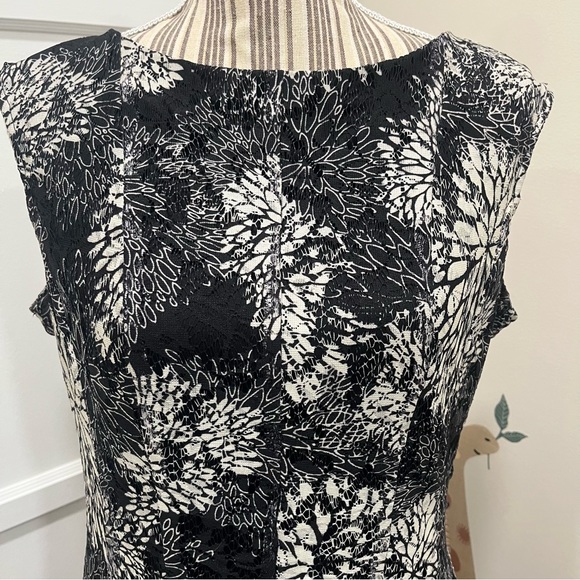 Women’s Black & Gray Floral Dress - Picture 2 of 4